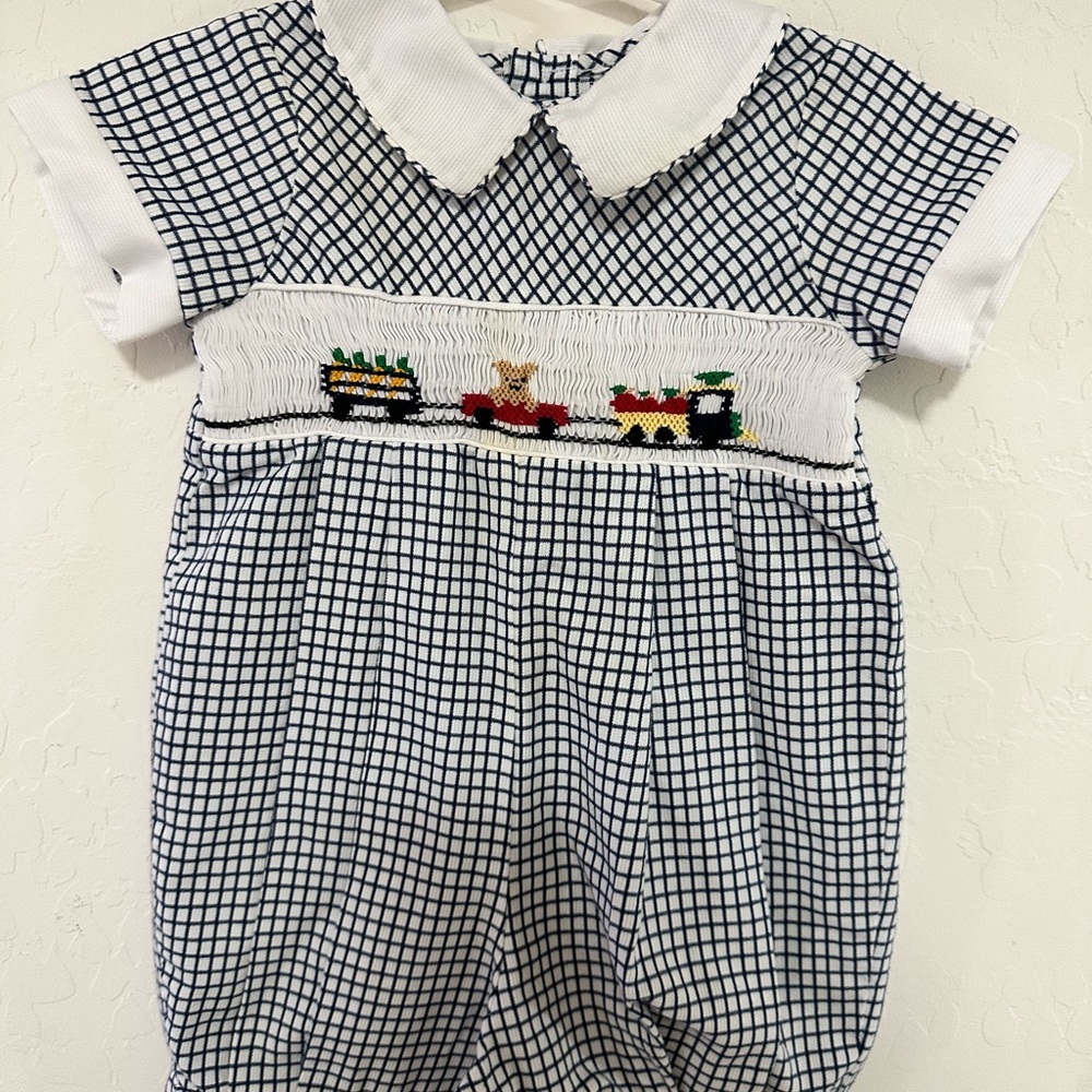 Smocked train bubble